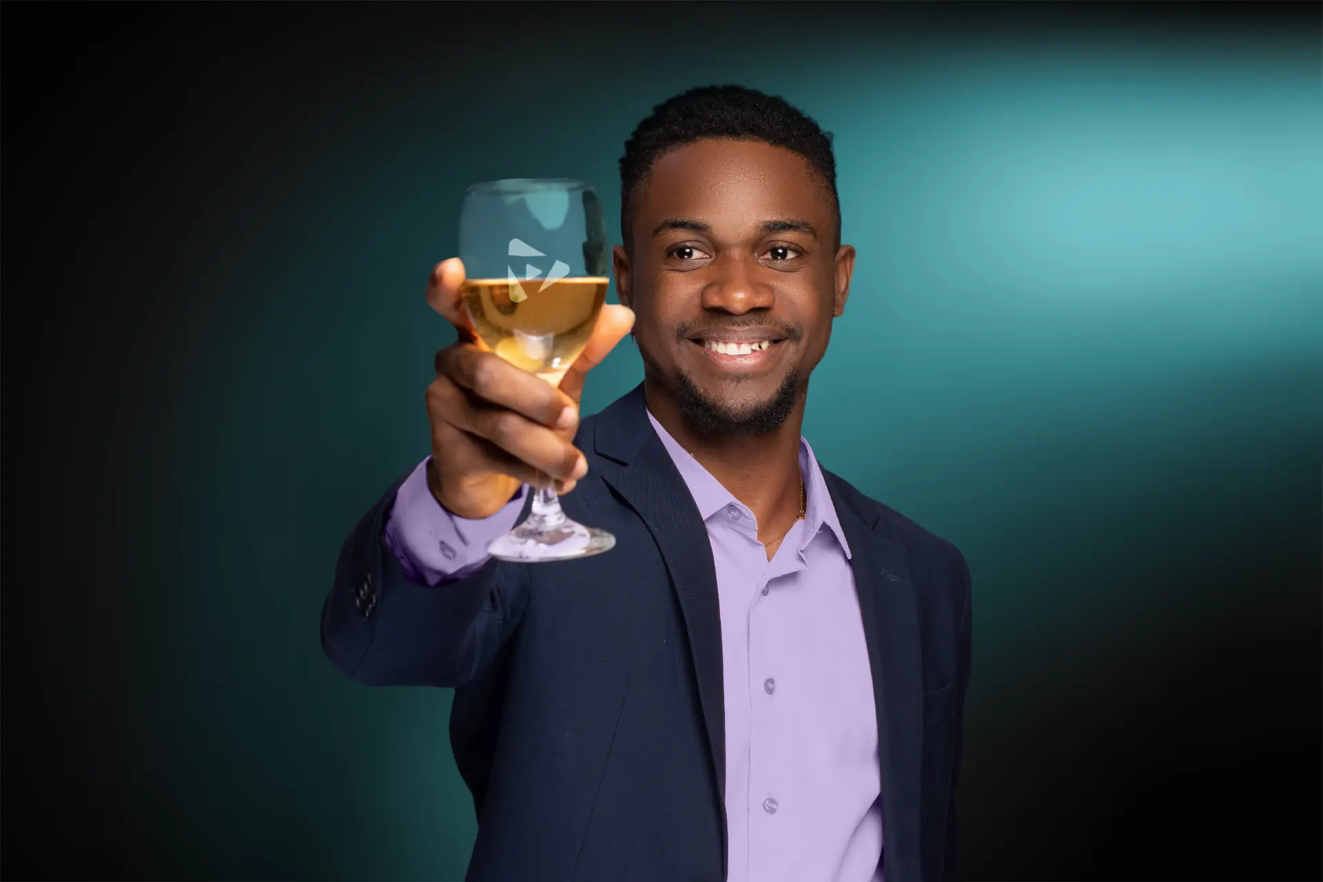 Homme-Promotionel-Droite